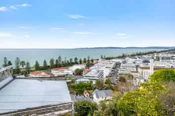 12 Brewster Street, Napier Hill