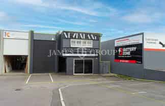 Act Fast - Road Front in Howick!