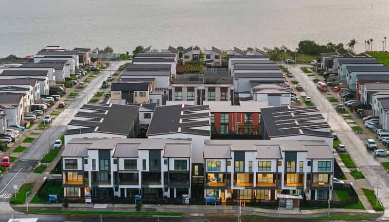 8/10 Scott Road, Hobsonville