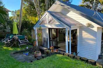51A South Lynn Road, Titirangi