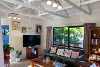 51A South Lynn Road, Titirangi