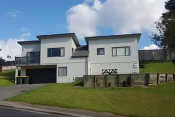 6 Ruze Vida Drive, Massey