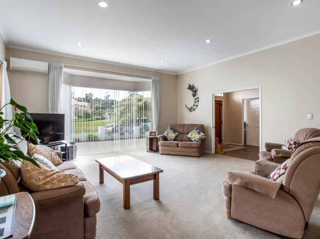 15 Te Hoe Grove, Pinehill