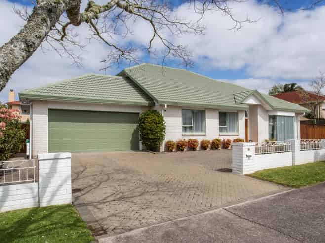 15 Te Hoe Grove, Pinehill