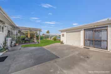 32 Exeter Crescent, Pirimai