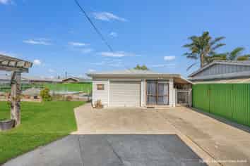 32 Exeter Crescent, Pirimai