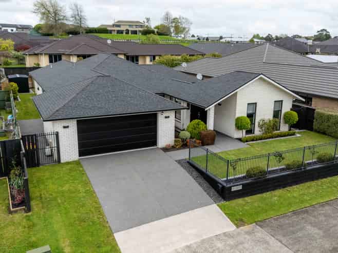 3 Roy Hilton Drive, Flagstaff
