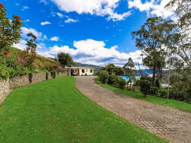 8 Broadway, Picton