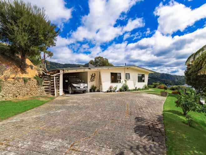 8 Broadway, Picton
