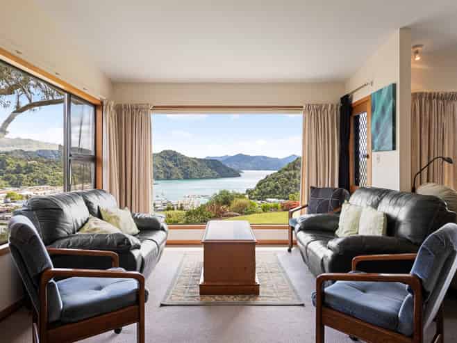 8 Broadway, Picton