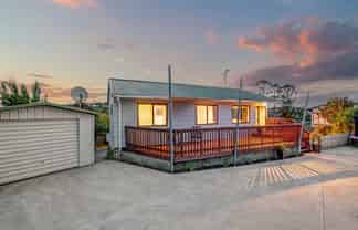 36 Brian Crescent, Stanmore Bay