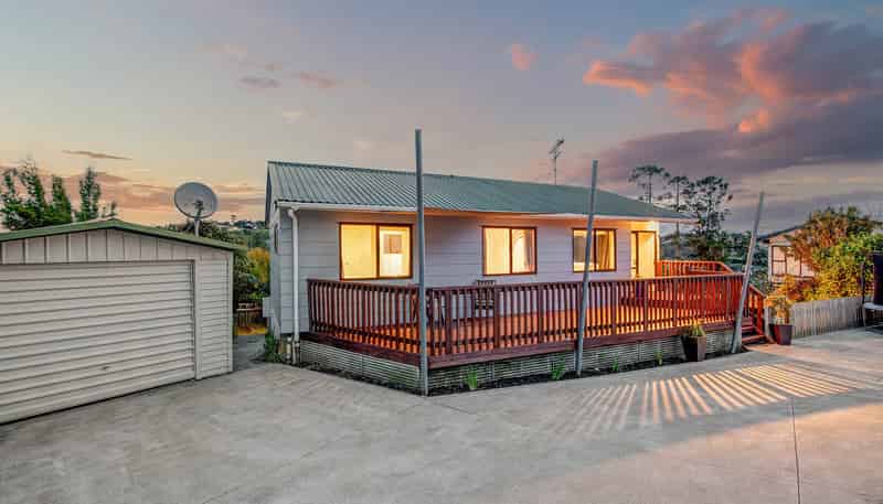 36 Brian Crescent, Stanmore Bay