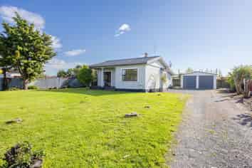 5 Allens Lane, Clive