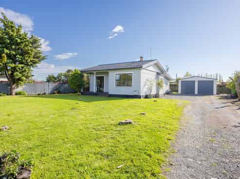 5 Allens Lane, Clive