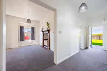 5 Allens Lane, Clive