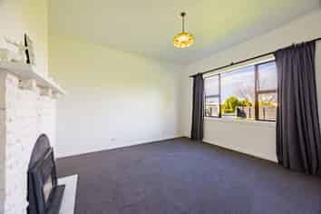 5 Allens Lane, Clive