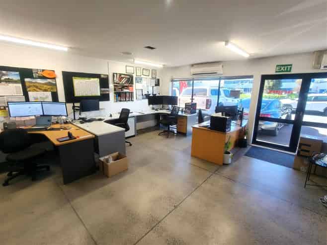 Prime Industrial Unit in Sought-After Te Rapa Location