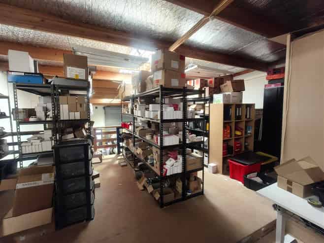 Prime Industrial Unit in Sought-After Te Rapa Location