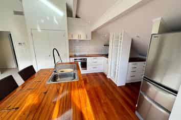 19A Treeway, Sunnyhills