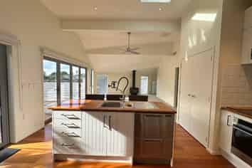 19A Treeway, Sunnyhills