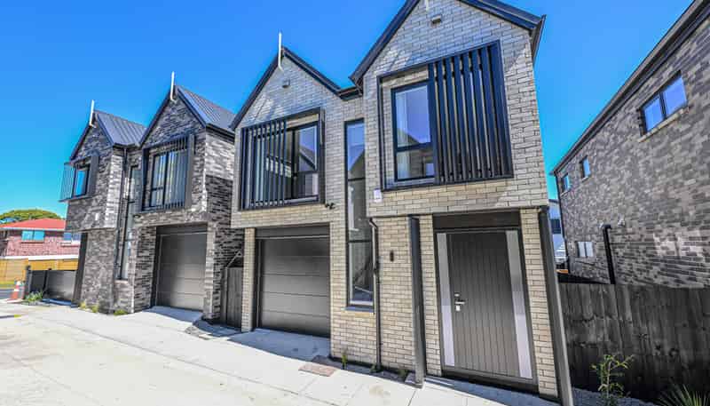 1B Galloway Crescent, Farm Cove