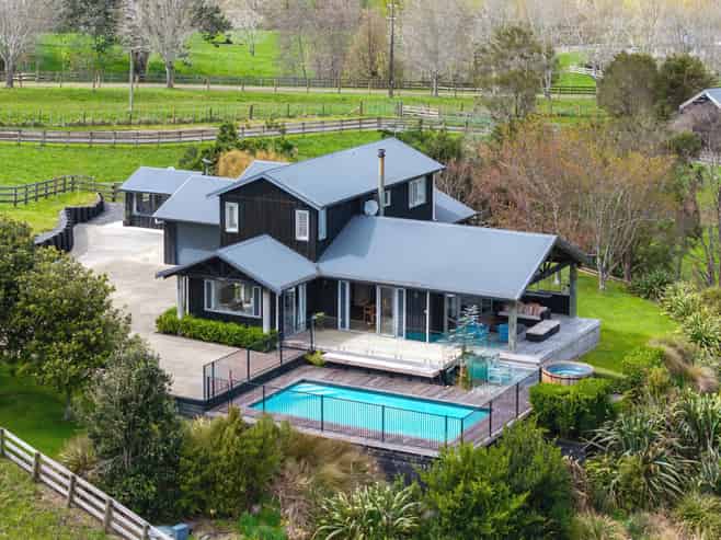 167 Holdens Road, Clevedon