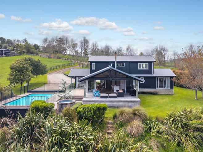 167 Holdens Road, Clevedon