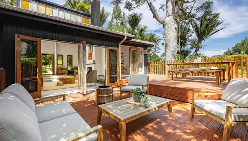 15 Valley View Road, Titirangi