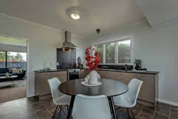 1014 Tremaine Avenue , Roslyn