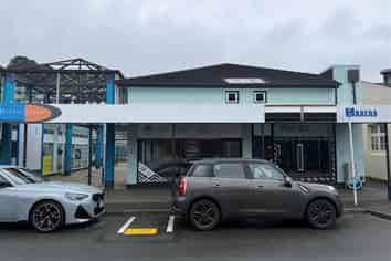 Fresh to the Market - the Popular Kilbirnie Plaza