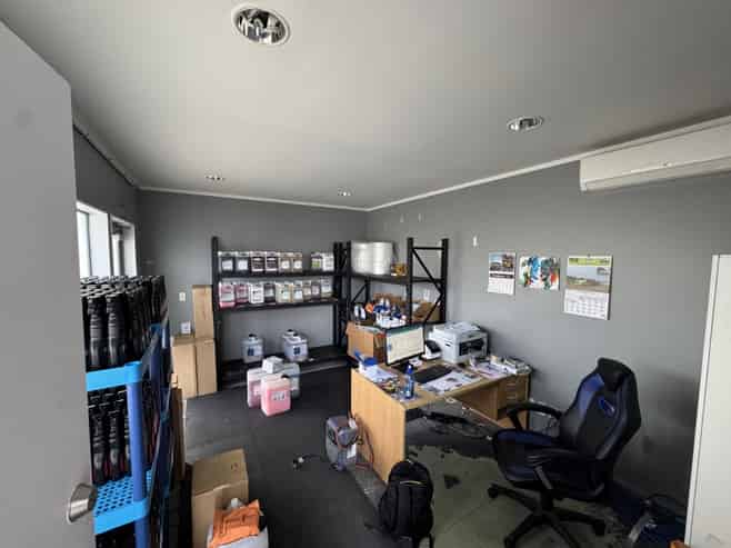 Tidy central Manakau warehouse