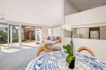 2/187 Bucklands Beach Road, Bucklands Beach