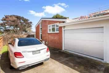 2/187 Bucklands Beach Road, Bucklands Beach
