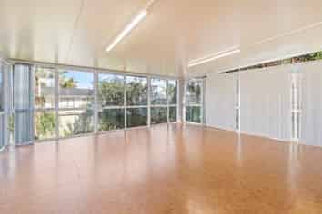 2/187 Bucklands Beach Road, Bucklands Beach