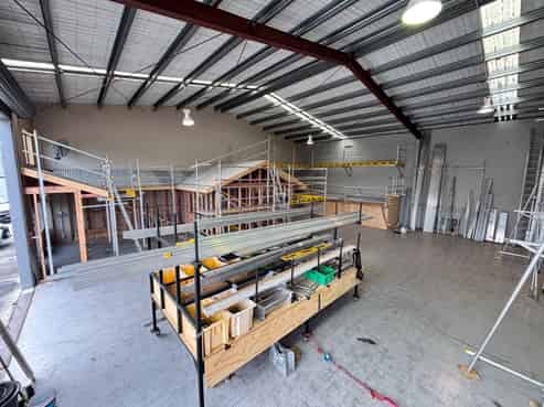 Exceptionally clean and tidy industrial unit