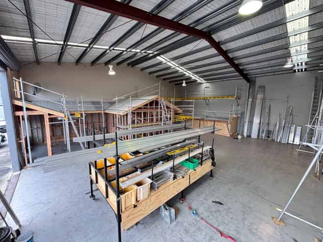 Exceptionally clean and tidy industrial unit