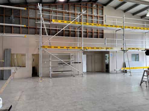 Exceptionally clean and tidy industrial unit