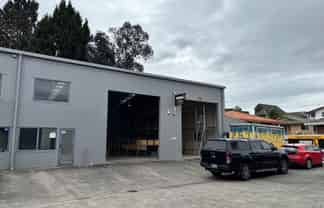 Exceptionally clean and tidy industrial unit