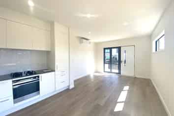8 Bugle Road, Flat Bush