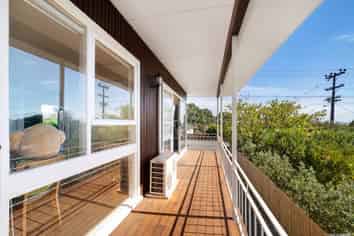 31 Royal Road, Massey