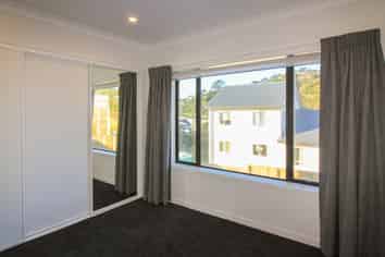 4/1b Corlett Street, Johnsonville