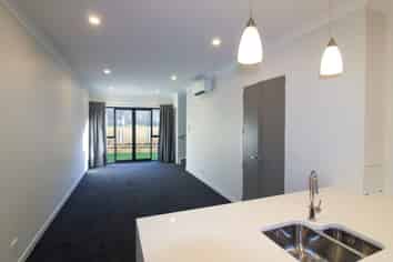 4/1b Corlett Street, Johnsonville