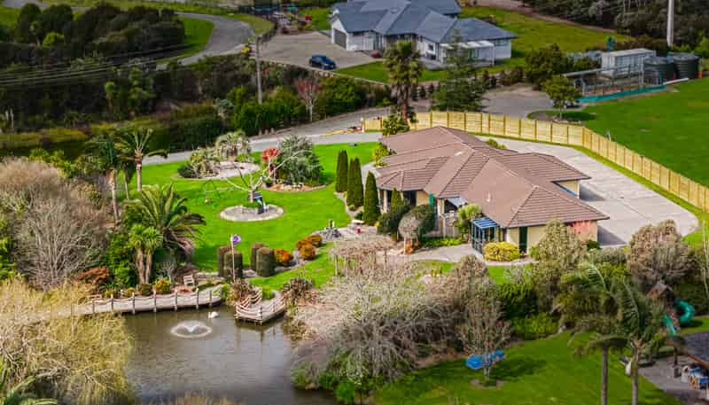 41 Whangaparaoa Road, Red Beach