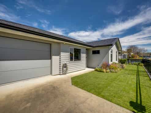 9 Gebbie Road, Taradale