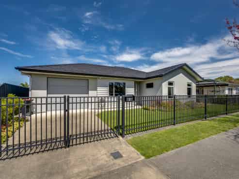 9 Gebbie Road, Taradale