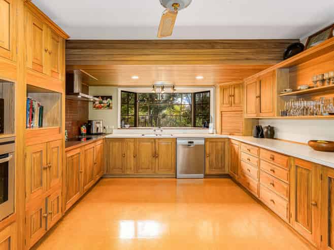 37 Awanui Drive, Waikanae