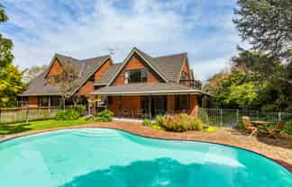 37 Awanui Drive, Waikanae