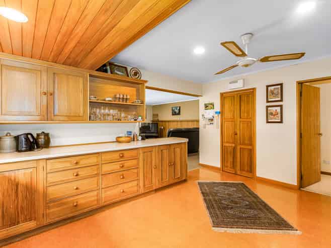 37 Awanui Drive, Waikanae