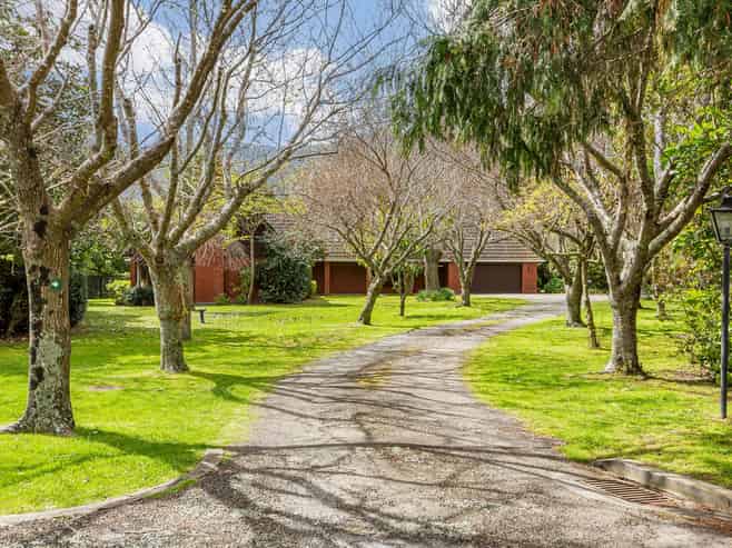 37 Awanui Drive, Waikanae