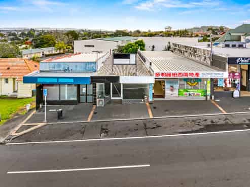 FREEHOLD BUILDING ON DOMINION ROAD
